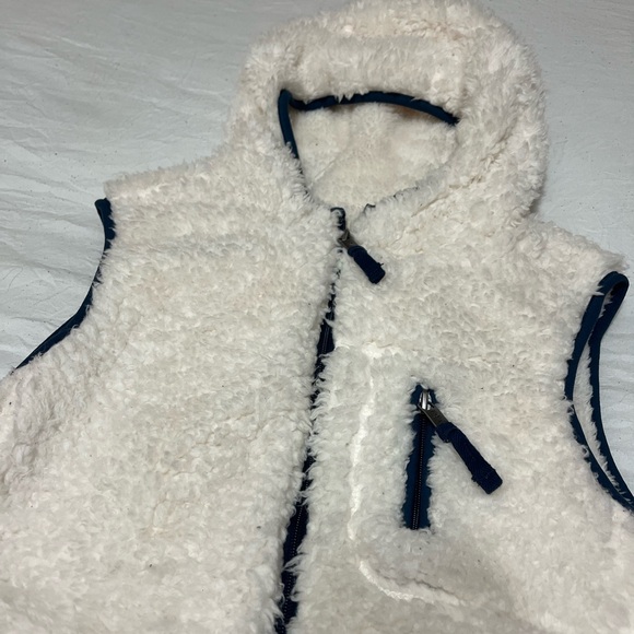 Weatherproof Vintage Sherpa Vest, size Small. - Picture 3 of 7